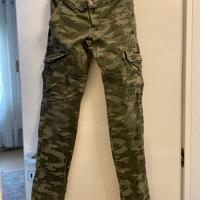 Pantaloni SCOUT verdi mimetici con tasche laterali