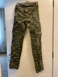 Pantaloni SCOUT verdi mimetici con tasche laterali