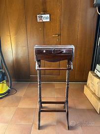 Servo muto antico in legno massello con cassetti –