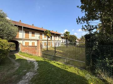 CASA SEMINDIPENDENTE A AZEGLIO