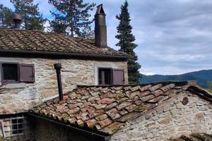 Carmignanello colonica libera 4 lati in pietra con