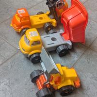 Bulldozer, betoniera e camion da scarico