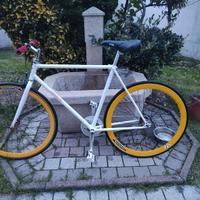 Bicicletta a scatto fisso