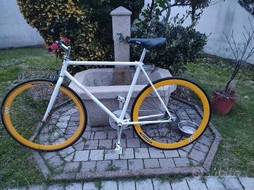 Bicicletta a scatto fisso