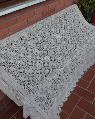 Coperta letto singolo lavorata a uncinetto 