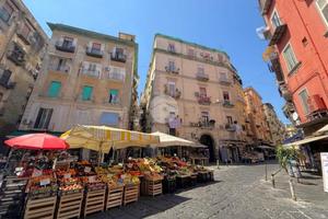 3 LOCALI A NAPOLI