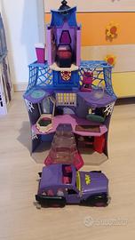 Casa di Vampirina e macchina di vampirina