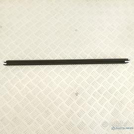 Guarnizione raschiavetri porta anteriore sinistra 