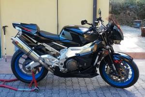 Aprilia Tuono 1000 motore e estetica perfetta