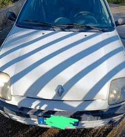 RENAULT CLIO 1.9 JTD 2000 -Motore Ok