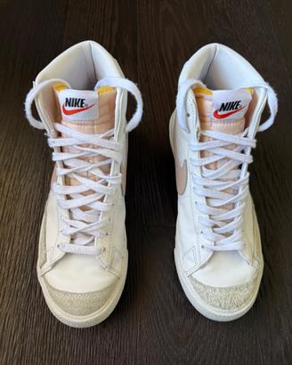 Nike Blazer Mid '77 Vintage – Bianco/Rosa – Taglia