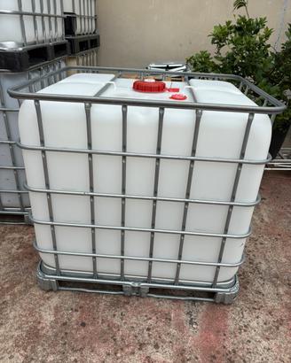 Cisterne da 1000 Lt con bancale-gabbia e rubinetto