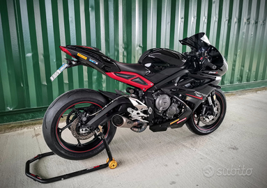 Street triple Daytona 765 (NON 675)