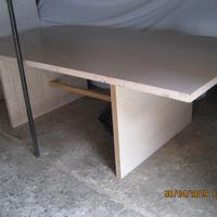 Tavolo gigante e pesante