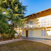 LAURIANO CASE SEMI INDIPENDENTI CON CORTILE E TERR