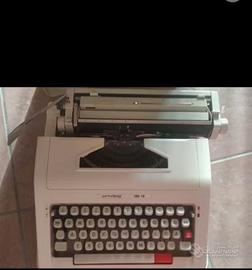 Macchina da scrivere anni '80