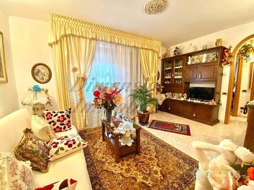 Appartamento di 168 m² con più di 5 locali e box a