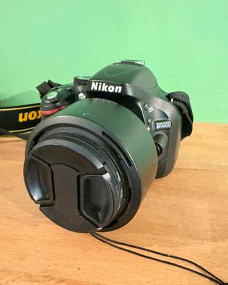 Nikon D5200 + Obiettivo Nikkor 50mm AF-S