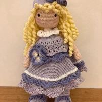 Bambola VIOLET amigurumi uncinetto a mano