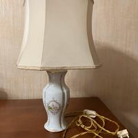 Lampada da tavolo in porcellata decorata on oro