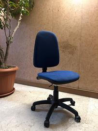 Sedia da ufficio girevole e regolabile