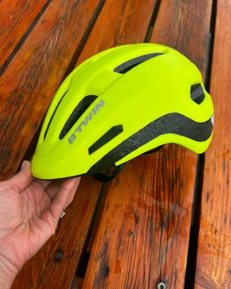 Casco BTWIN bici/ roller regolabile 53-58 cm
