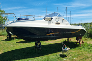 Terminal boat 21 cabin