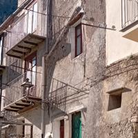 Fabbricato a 4 elevazioni fuori terra