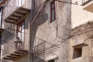 Fabbricato a 4 elevazioni fuori terra