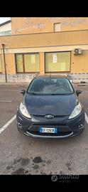 Ford Fiesta 1.2 16V benzina titanium