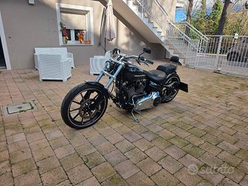 Harley-Davidson breakout 103
