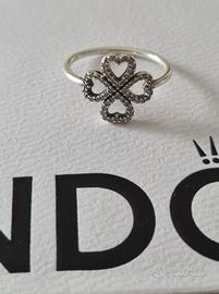 Anello Pandora collezione Pandora Moments