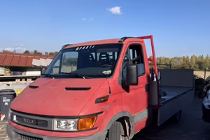 IVECO DAILY con cassone fisso