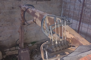 Retro scavatore trattore