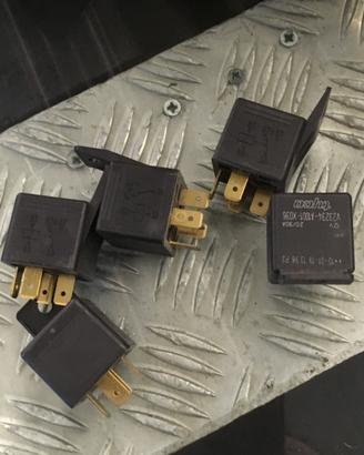 Relè TYCO V23234-A1001-x036 12 v /30A NUOVI Più di