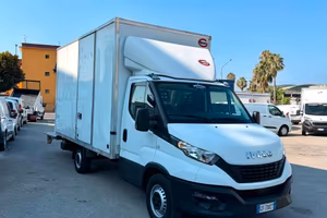 IVECO DAILY 35S14 2.3 FURG CON SPONDA