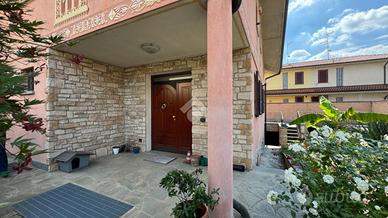 PORZIONE DI BIFAMILIARE A CAMBIAGO