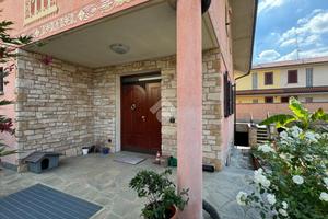 PORZIONE DI BIFAMILIARE A CAMBIAGO