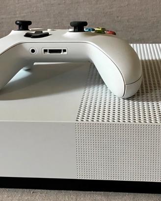 Xbox One S 1TB  Bianca-perfetta +gamepad 