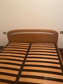 Letto matrimoniale in legno noce