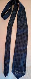 Valentino cravatta blu con puntini oro in seta