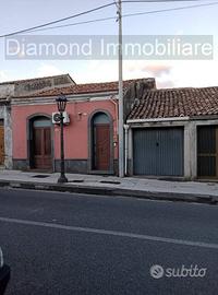 Casa singola con cortile a Piedimonte Etneo