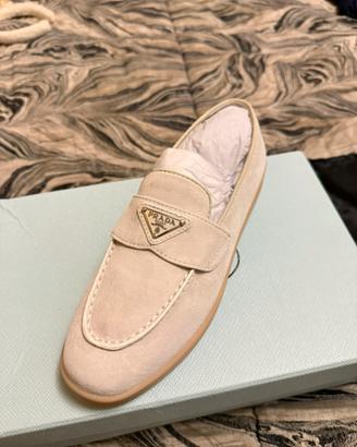 Scarpe mocassini Prada