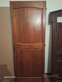 Porta in noce legno massello