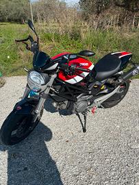 Ducati monster 696 A2
