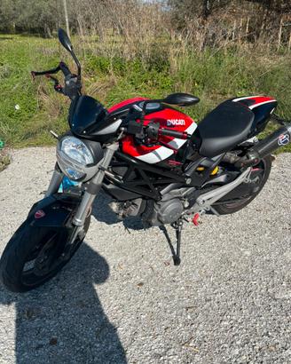 Ducati monster 696 A2
