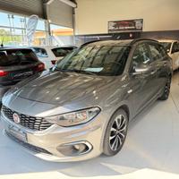 Fiat Tipo 1.6 Mjt con carrello rimorchio