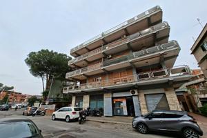 Trullo - locale commerciale ampia metratura