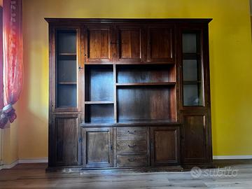 Armadio in legno massello