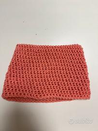 Cappello all’uncinetto stile gattino